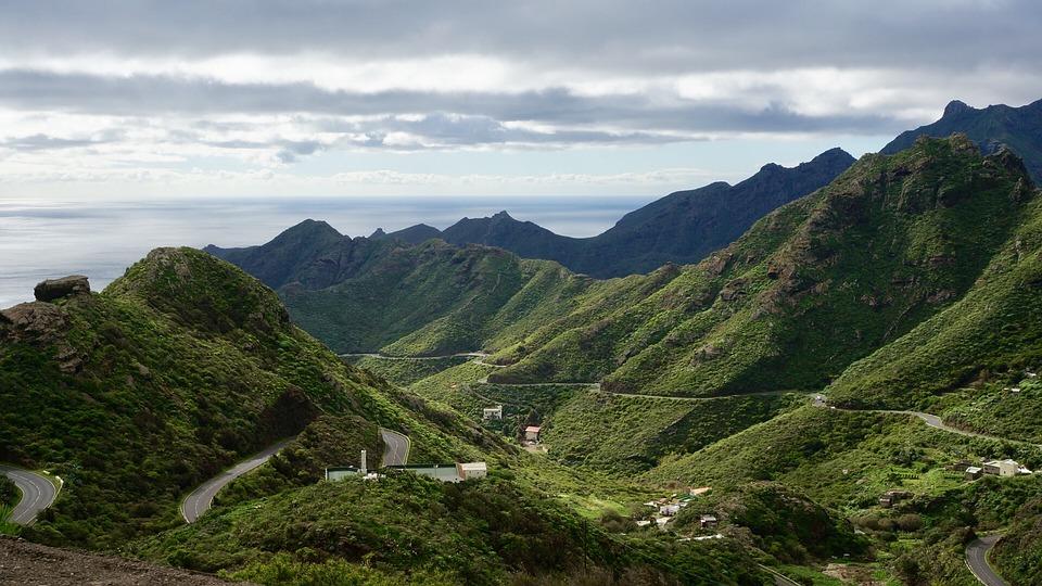 Immagine di sfondo della pagina momondo,  Tenerife meta trendy per il 2020