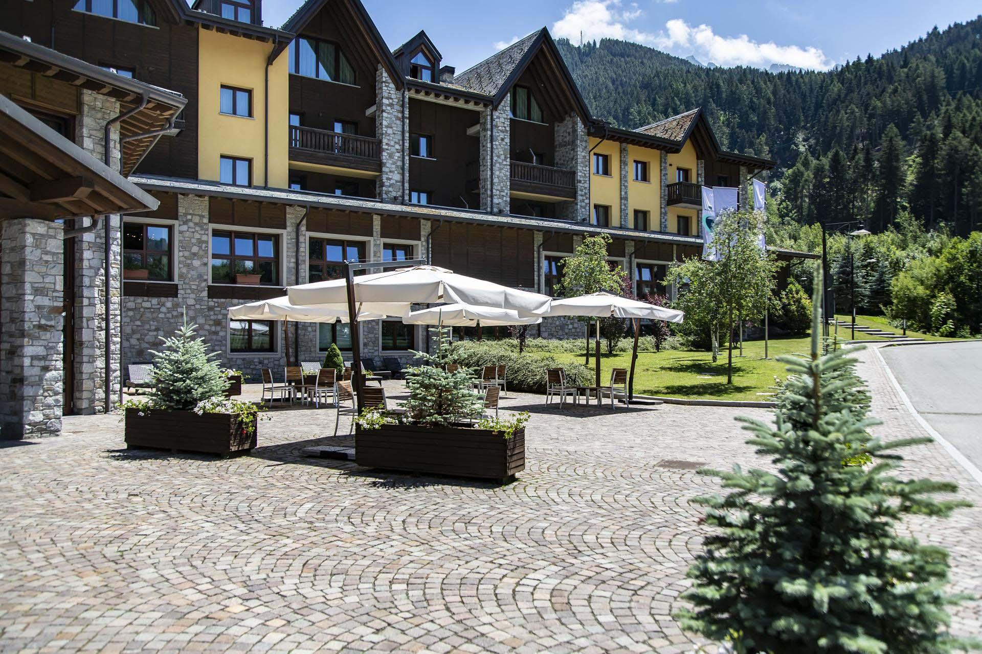 Immagine di sfondo della pagina Blu Hotels acquisito l'Acquaseria Ponte di Legno