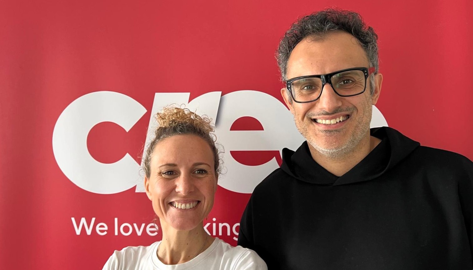 Immagine di sfondo della pagina Creo: domanda più prudente, focus su destinazioni sicure e viaggi accompagnati