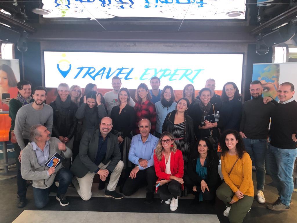 Immagine di sfondo della pagina Travel Expert, 1° off-site per adv e consulenti