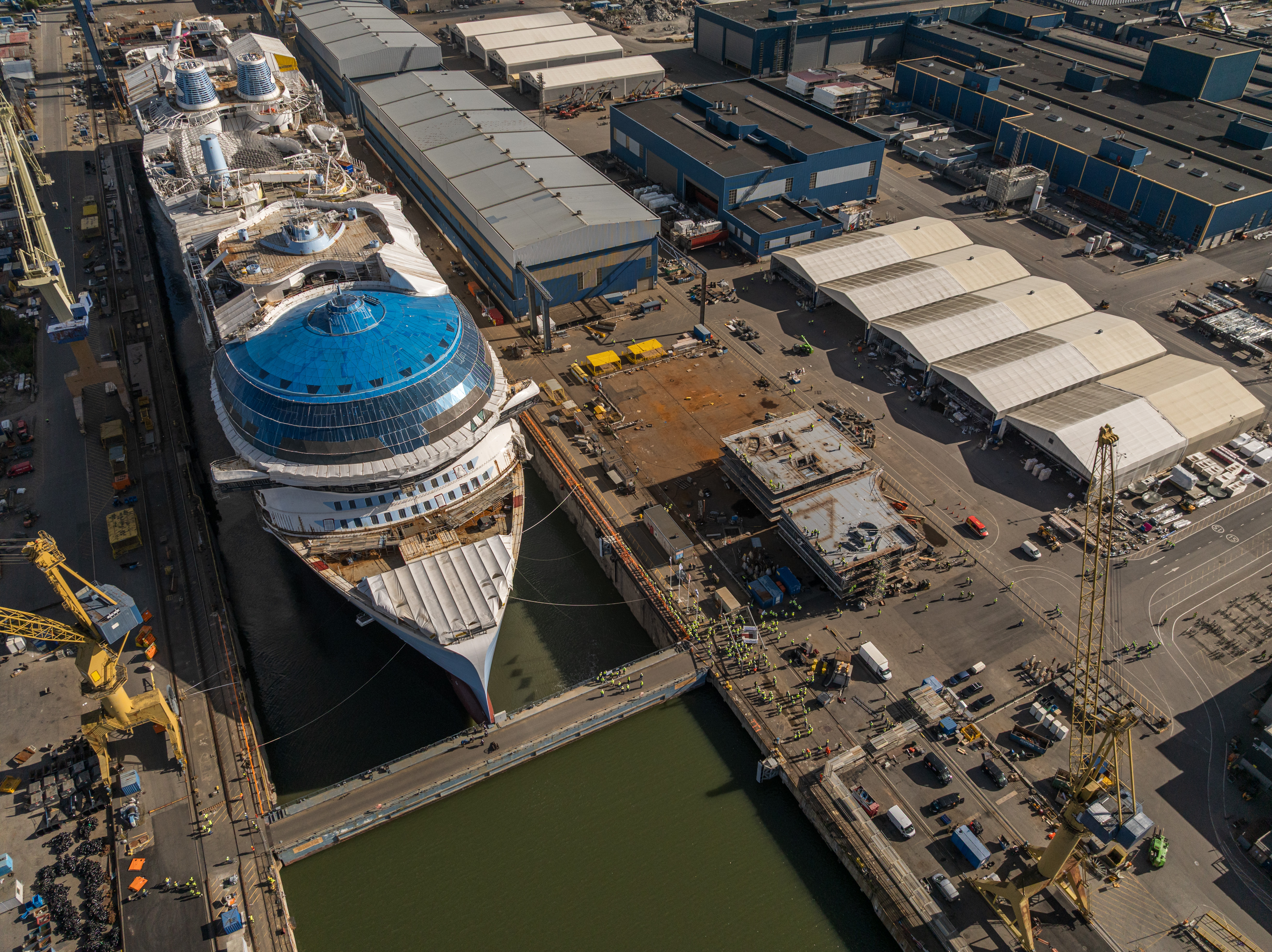 Immagine Hero of the Seas, varata la nuova nave Icon Class di Royal Caribbean