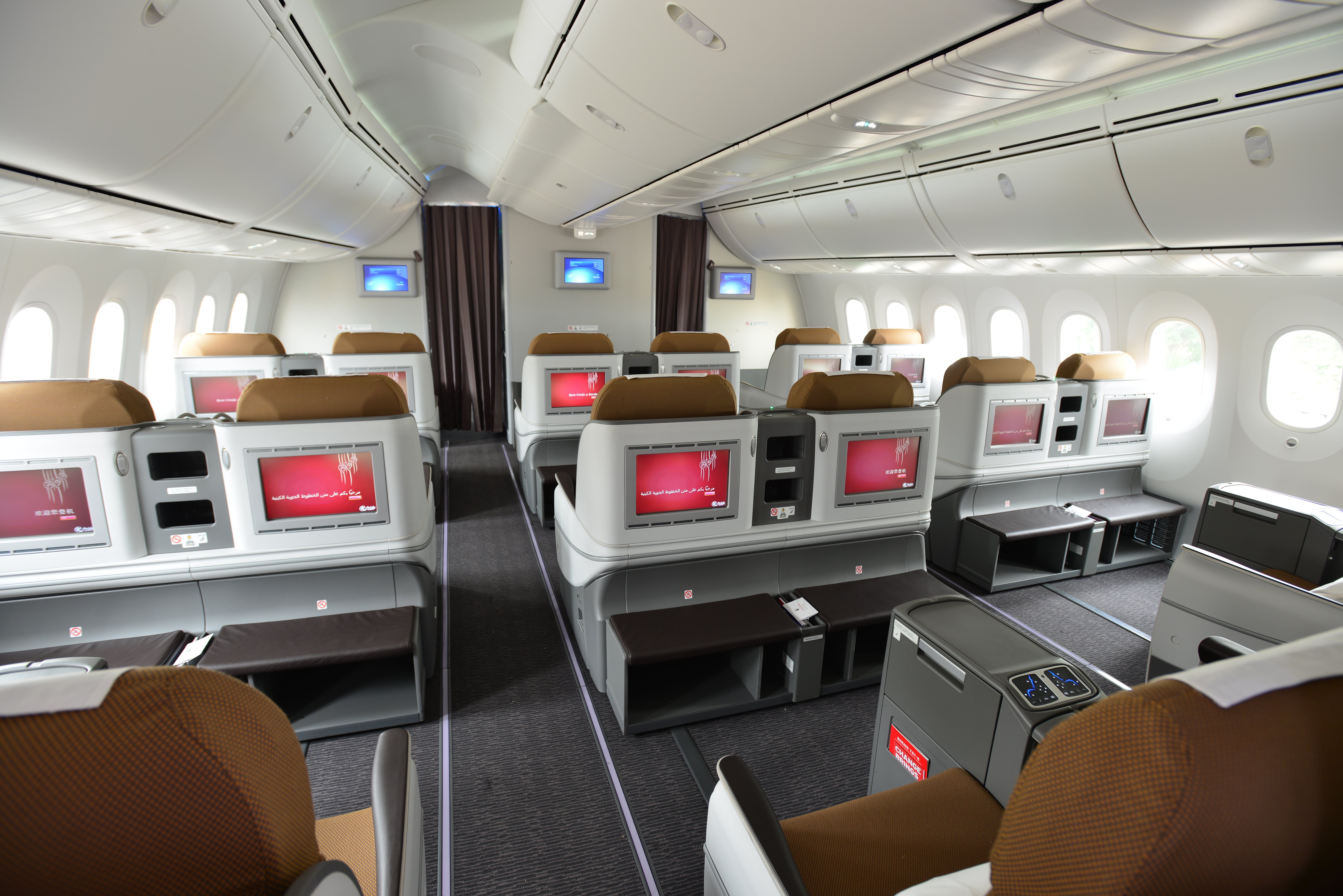 Immagine di sfondo della pagina Kenya Airways e KLM siglano roadmap storica per il carburante sostenibile in Africa