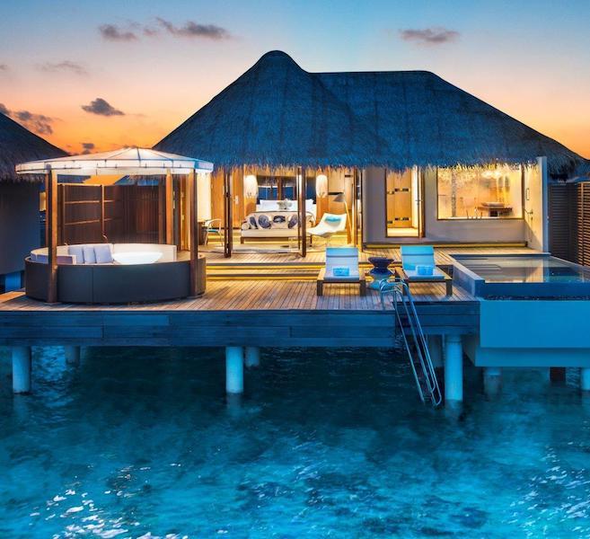 Immagine di sfondo della pagina Il fascino del W Maldives