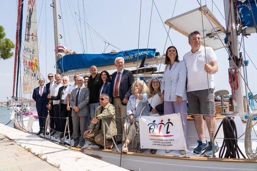Immagine di sfondo della pagina “Sognando Itaca”, la velaterapia di AIL riparte da Venezia con pazienti oncoematologici