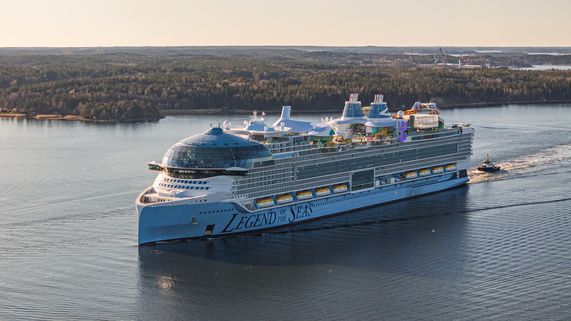 Immagine Royal Caribbean, quasi 500 agenti a bordo di Legend of the Seas per il Seminar at Sea