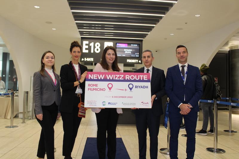 Immagine di sfondo della pagina Wizz Air: decolla il Roma-Riyadh