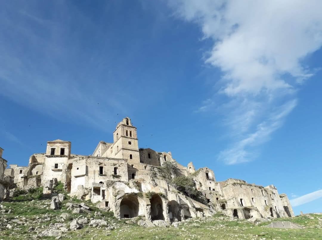 Immagine di sfondo della pagina Alla scoperta del Sud più autentico: due itinerari esclusivi tra Basilicata e Puglia con Elle Viaggi