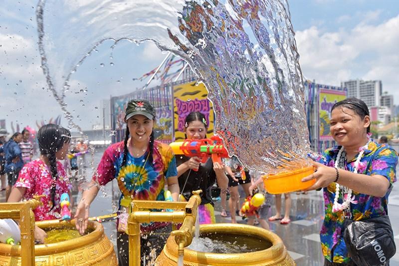Immagine di sfondo della pagina Thailandia, entrate turistiche ok per il Songkran
