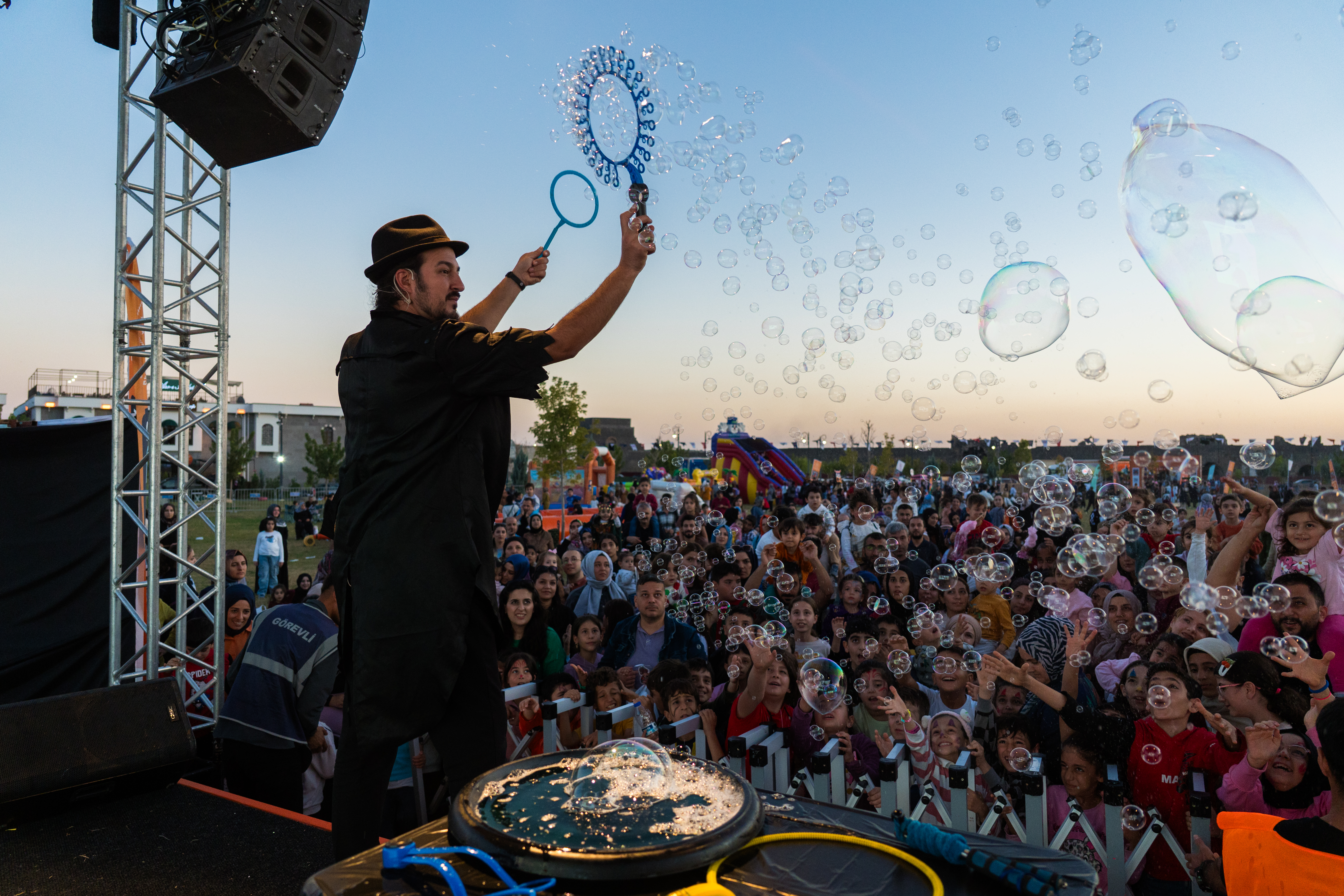 Immagine di sfondo della pagina Türkiye Culture Route Festivals: 234 giorni di eventi tra arte, città e sapori locali