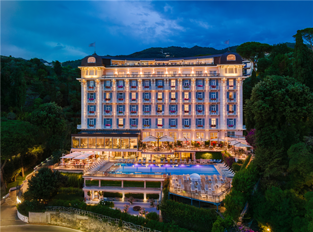 Immagine di sfondo della pagina Virtuoso accoglie il Grand Hotel Bristol Spa Resort: il lusso ligure conquista il mondo