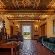 Immagine di sfondo della pagina Autunno di charme a Borgo Scopeto Relais