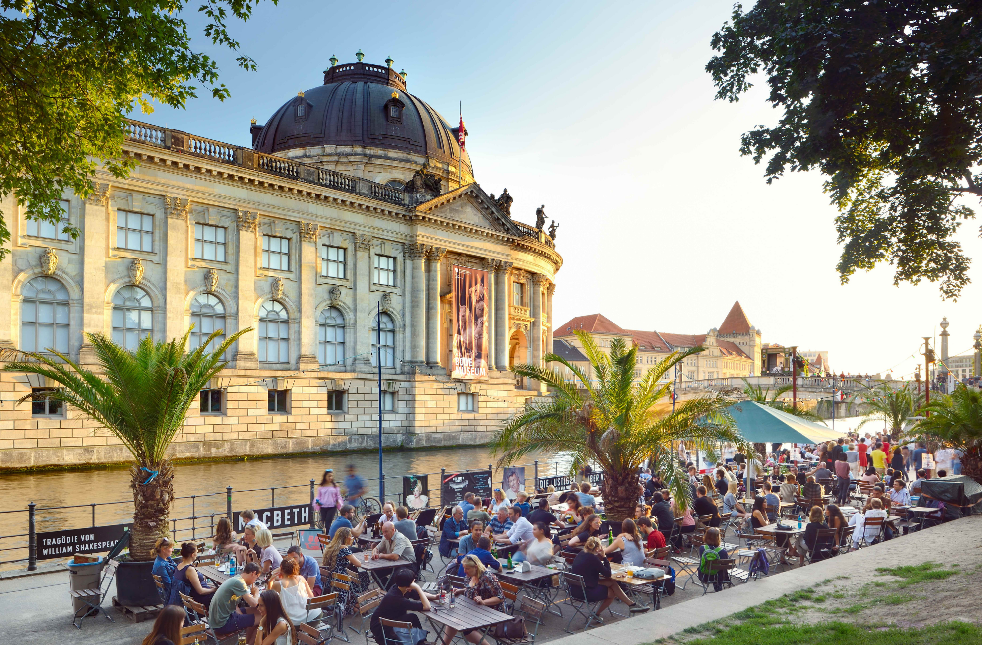 Immagine di sfondo della pagina La Germania delle emozioni: un viaggio con l’Ente Nazionale Germanico per il Turismo e ViveBerlin Tours tra storie invisibili e identità profonde