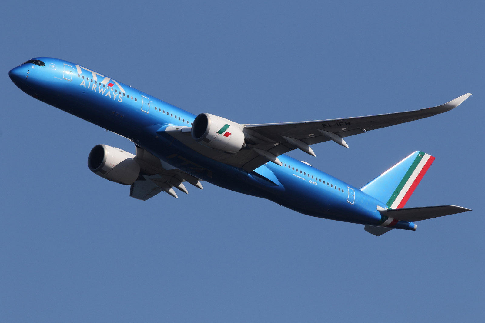 Immagine ITA Airways debutta all’Arabian Travel Market 2025 per rafforzare la presenza nella Penisola Arabica