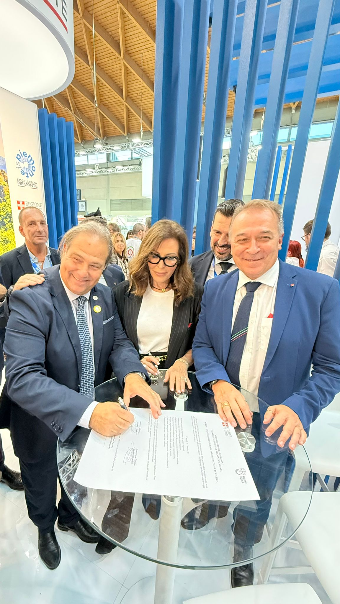 Immagine di sfondo della pagina Liguria e Piemonte insieme per il turismo outdoor: firmato al TTG di Rimini l’accordo tra le due Regioni