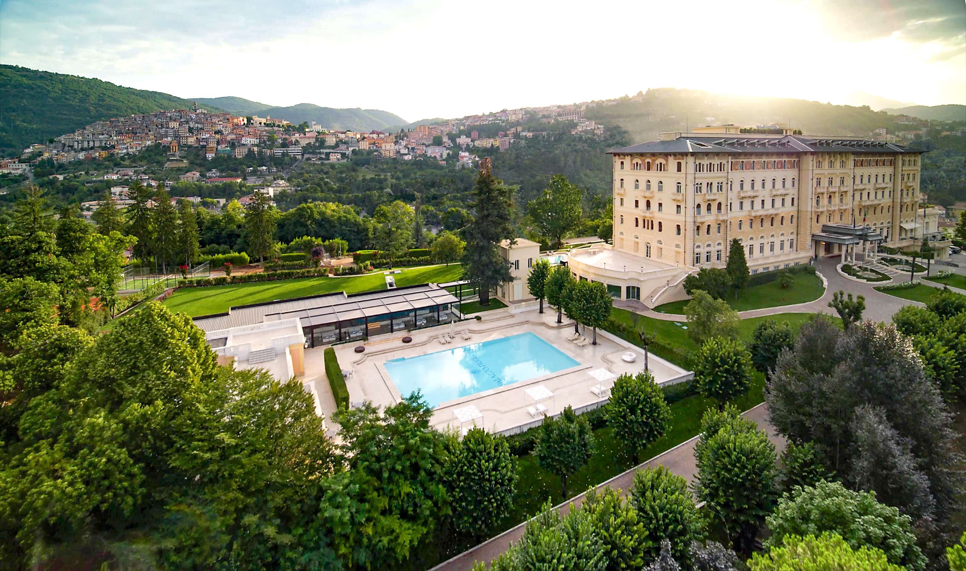 Immagine di sfondo della pagina Forte Village Collection: tre nuove prestigiose nomine per Palazzo Fiuggi e Palazzo Doglio