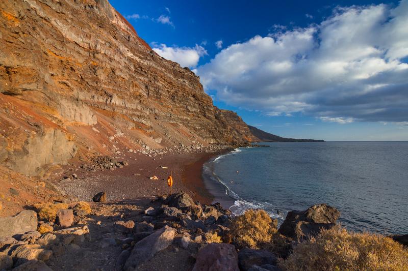 Immagine di sfondo della pagina Lonely Planet celebra l'isola di El Hierro 