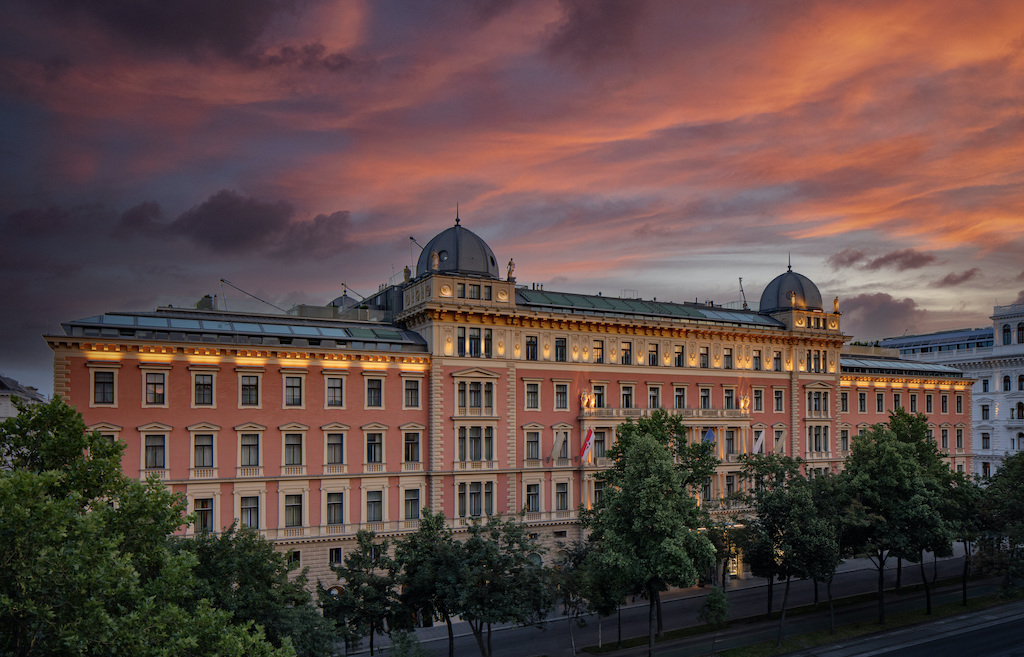 Immagine di sfondo della pagina Minor Hotels Europe & Americas chiude il Q1 2025 con ricavi in crescita dell’8%