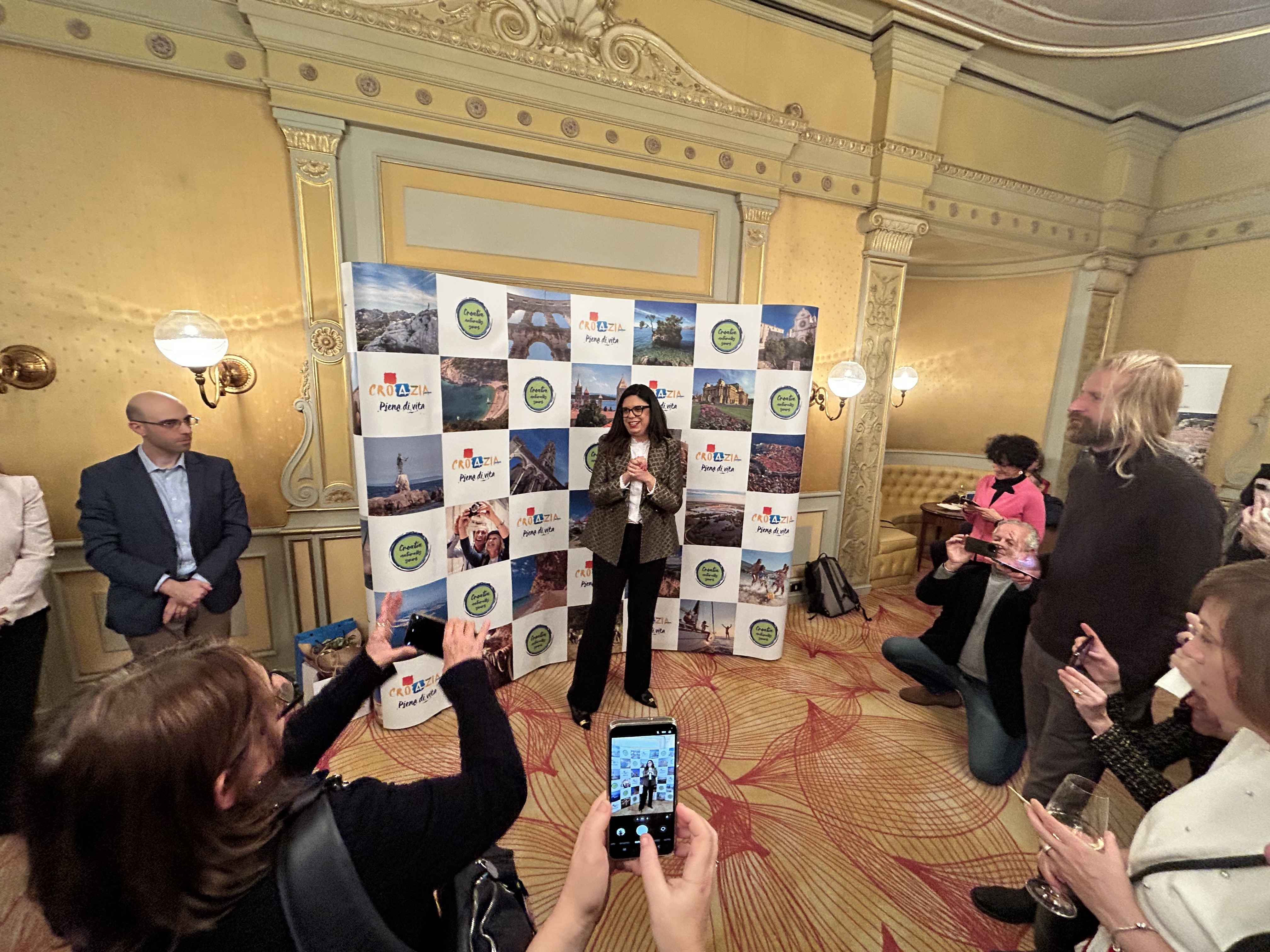 Immagine Croazia a Milano: un brindisi alla destinazione e all'amicizia per celebrare la stagione delle feste