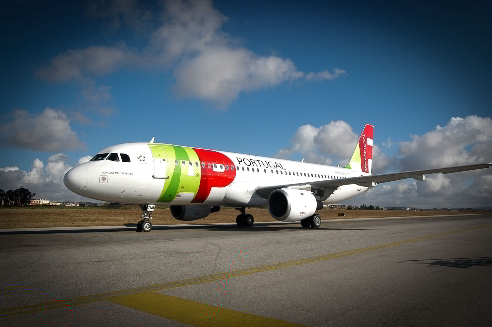 Immagine di sfondo della pagina TAP Air Portugal chiude il 2024 con un utile netto di 53,7 milioni di euro