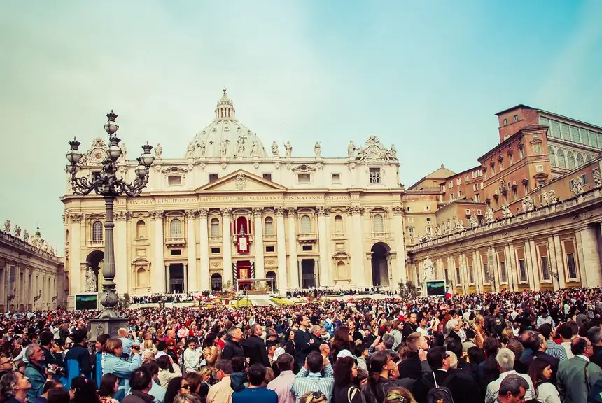 Immagine di sfondo della pagina Pasqua nel mondo: un viaggio nel cuore delle tradizioni con Civitatis