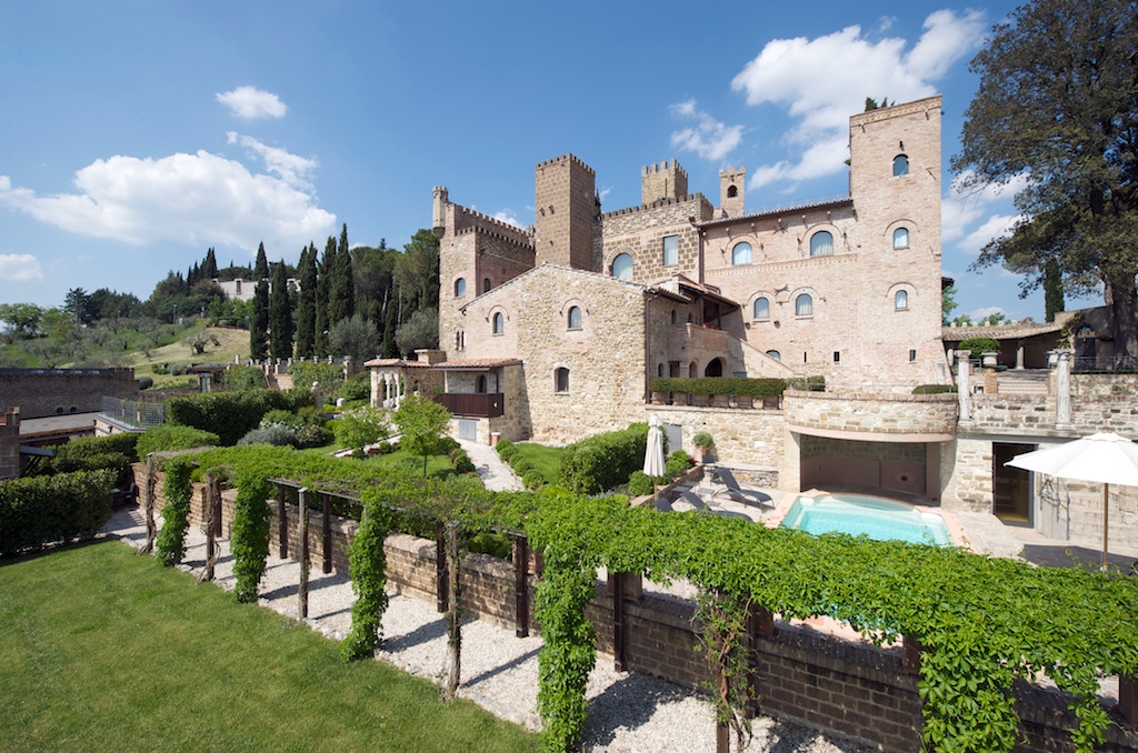 Immagine TH Group cresce: due nuove acquisizioni tra Svizzera e Umbria