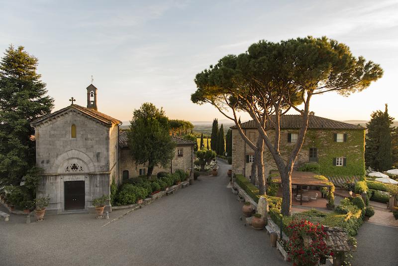 Immagine di sfondo della pagina Riapre il Borgo San Felice