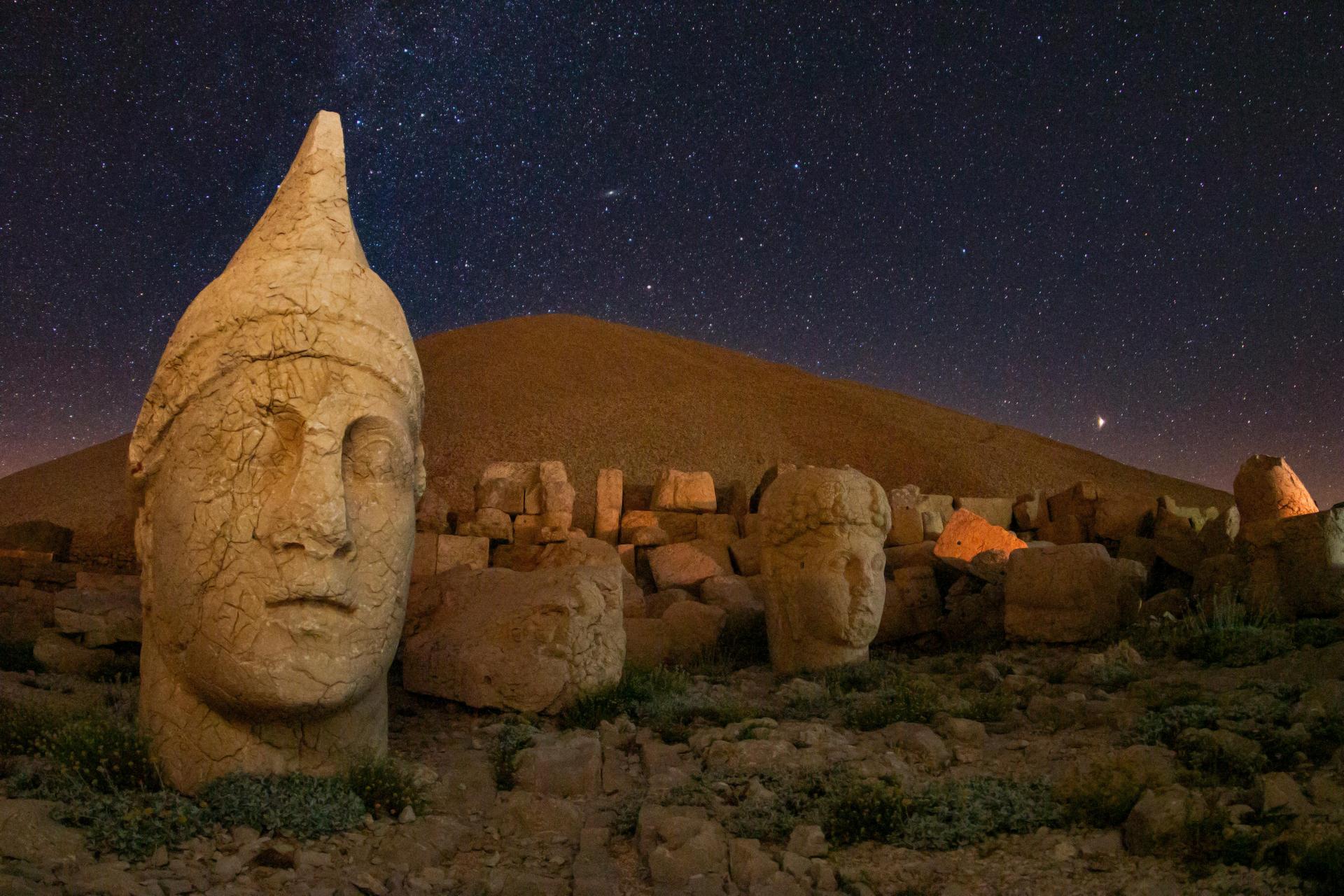 Immagine di sfondo della pagina Turchia archeologica: il circuito estivo 2025 di 4Winds tra Istanbul e la Mesopotamia