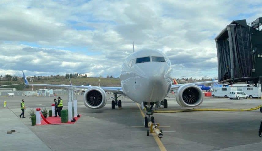 Immagine di sfondo della pagina Primo B737-8 MAX per Blue Air