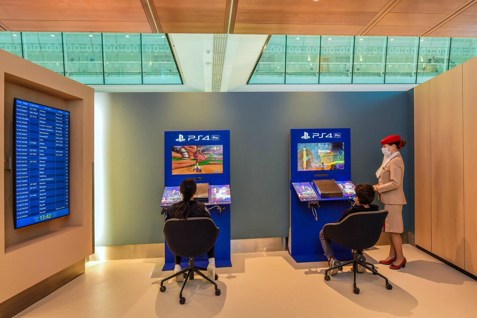 Immagine di sfondo della pagina Emirates apre una nuova lounge per i bambini