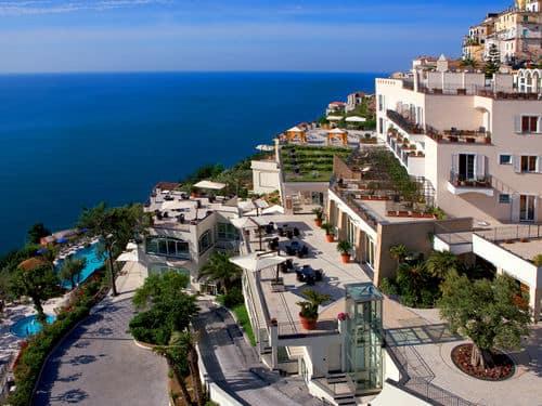 Immagine di sfondo della pagina Ferragosto al top all'Hotel Raito Vietri sul Mare