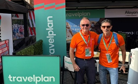 Immagine di sfondo della pagina La Vuelta 2025 in Piemonte: Travelplan trasforma le tappe in esperienze turistiche