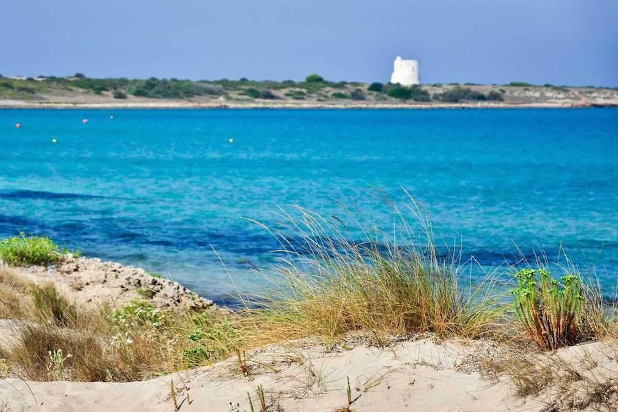 Immagine di sfondo della pagina Vacanze all’italiana : stessa spiaggia stesso mare