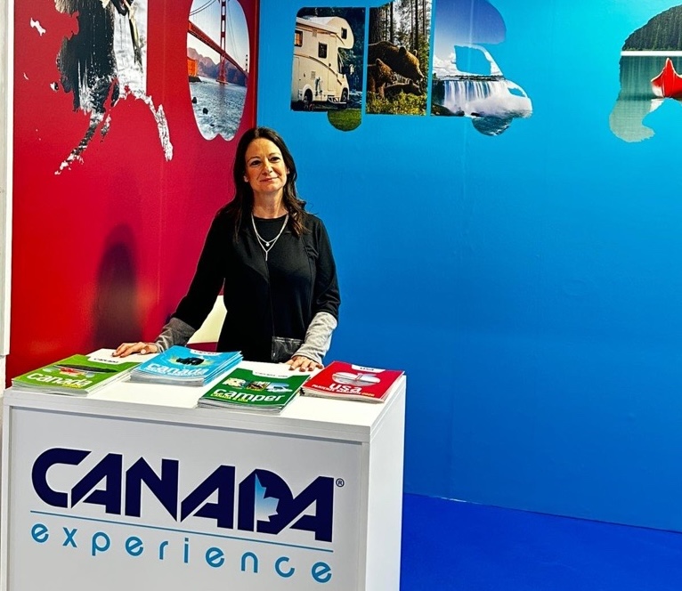 Immagine di sfondo della pagina Canada Experience®: tour Fly & Drive, treno e natura per la stagione 2026