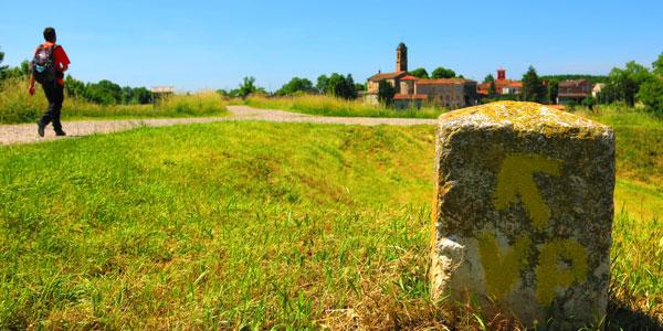 Immagine di sfondo della pagina Un nuovo Cammino, la Via Postumia 