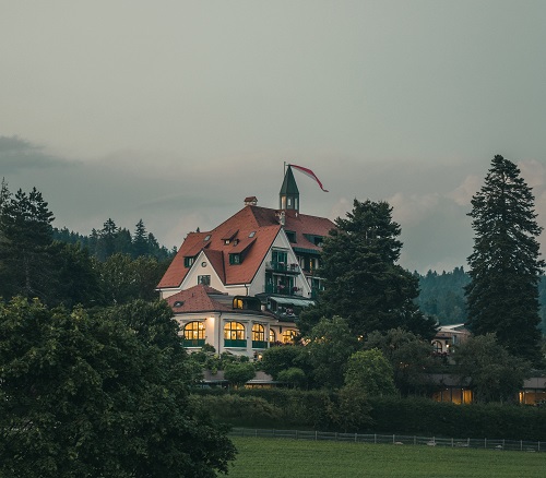 Immagine Parkhotel Holzner riapre il 27 marzo: Liberty alpino, sostenibilità e design contemporaneo