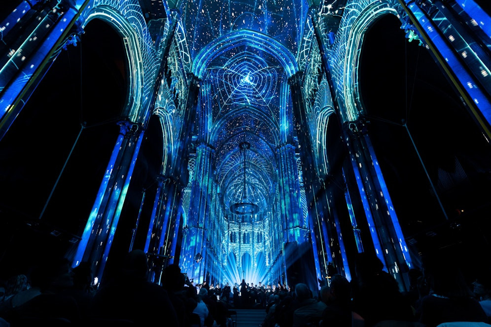 Immagine Bright Brussels illumina San Valentino: installazioni artistiche tra centro storico e Quartiere Reale