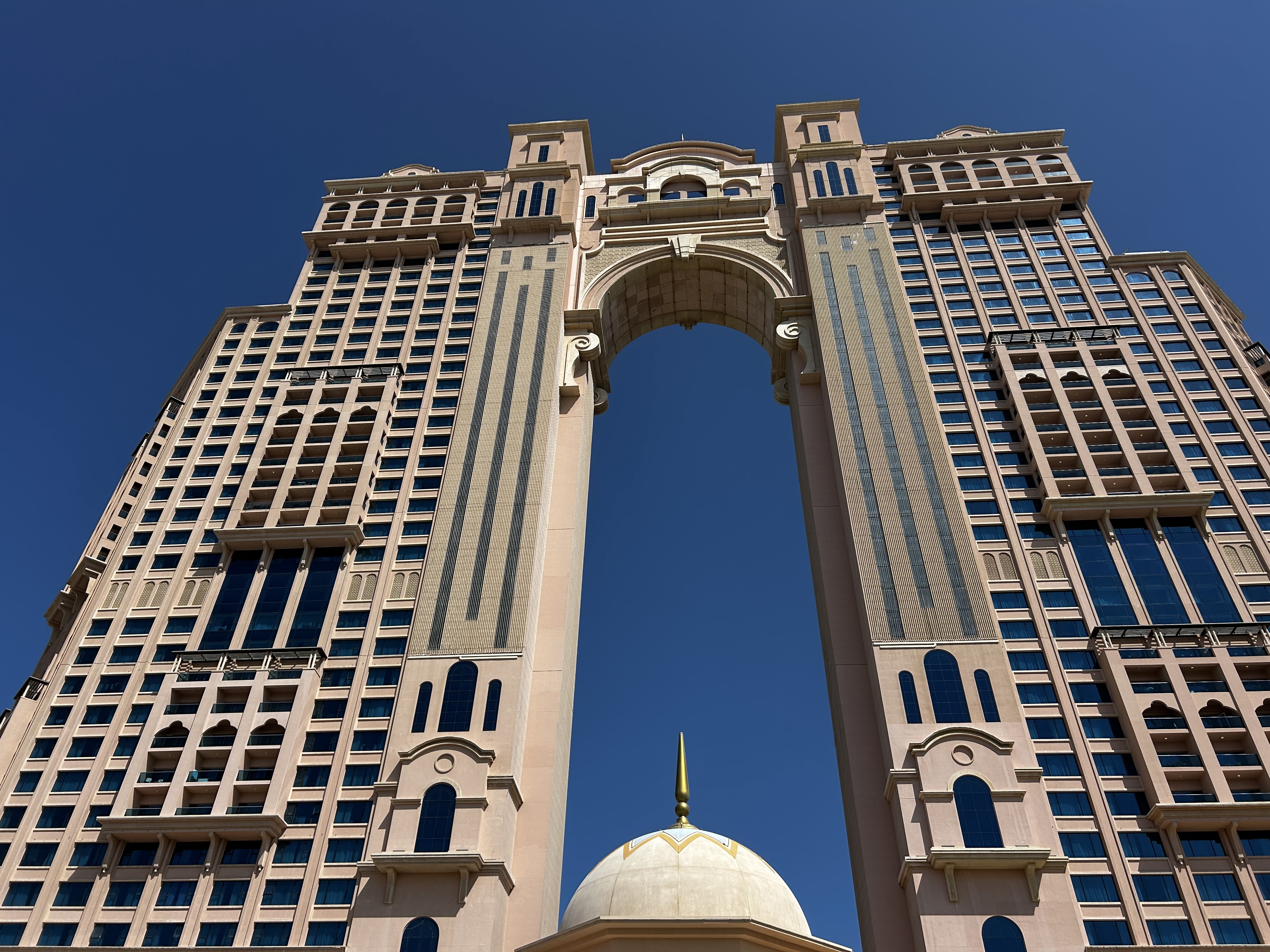 Immagine Crisi in Medio Oriente: Dubai e Abu Dhabi proteggono i viaggiatori con soggiorni alberghieri estesi