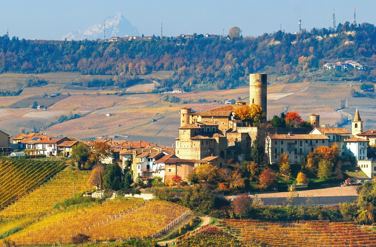 Immagine Turismo diffuso, Airbnb e TEHA Group: 836 milioni di euro nei piccoli comuni italiani e donazione da 1,5 milioni ad ANCI