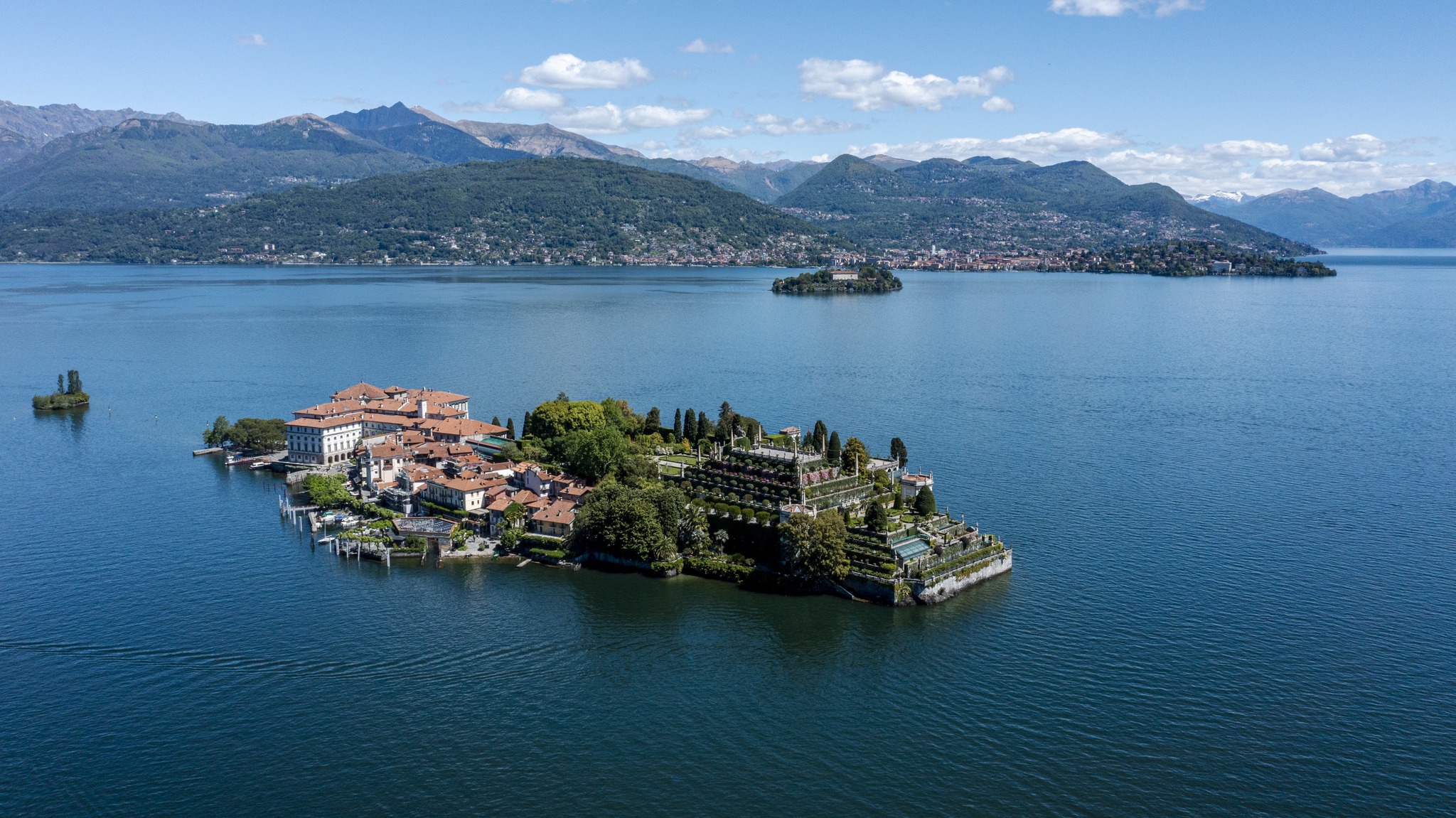 Immagine Riaprono le Isole Borromee, Parco Pallavicino e Rocca di Angera