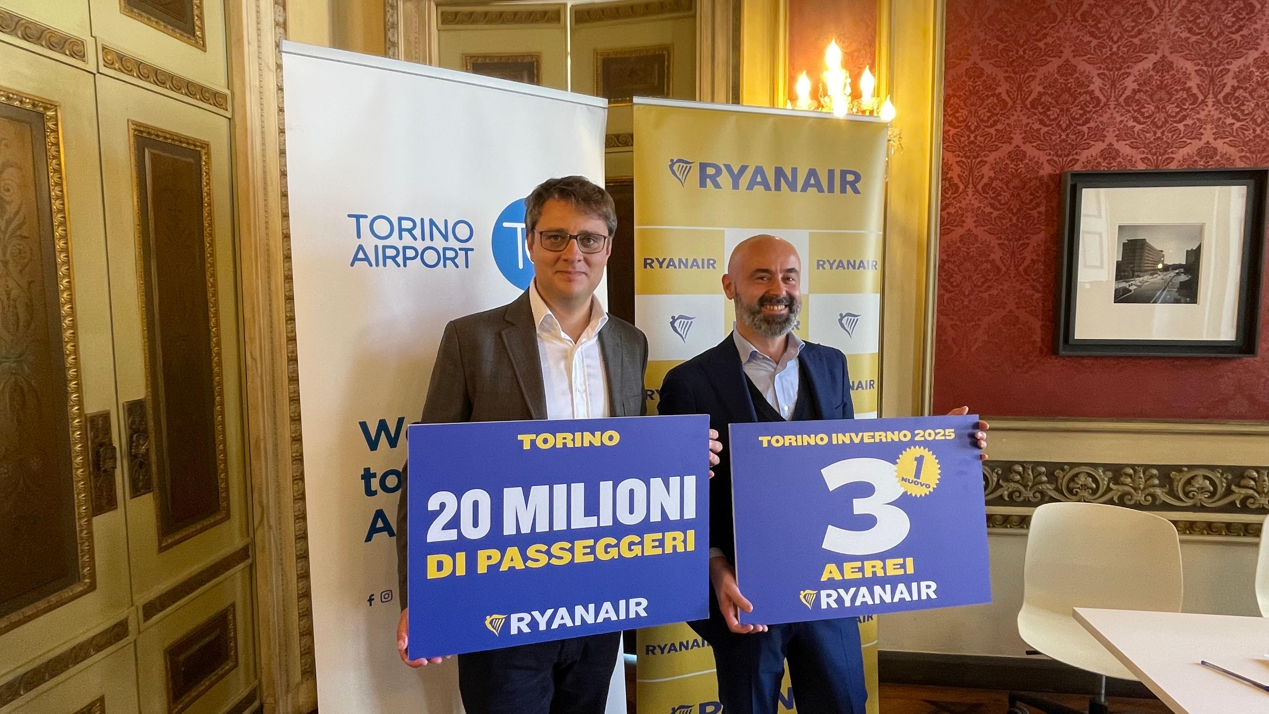 Immagine Ryanair festeggia 20 milioni di passeggeri a Torino e basa un terzo aereo
