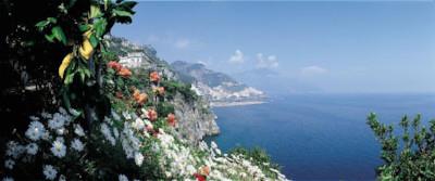 Immagine di sfondo della pagina Le spiagge segrete di Amalfi
