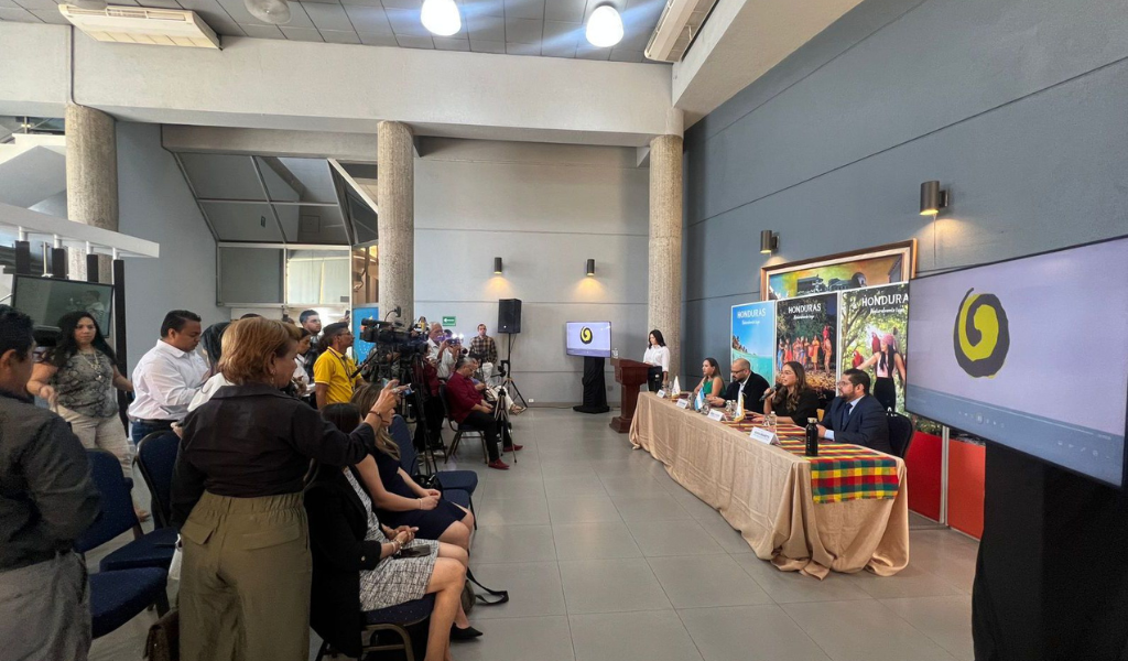 Immagine di sfondo della pagina Centroamérica unita nel segno del turismo: Honduras ospita la CATM 2025