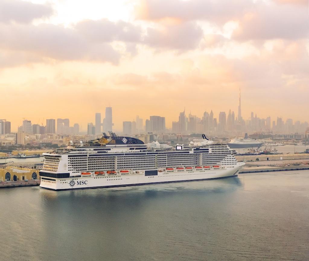 Immagine di sfondo della pagina Dubai in festa per il varo di MSC Virtuosa