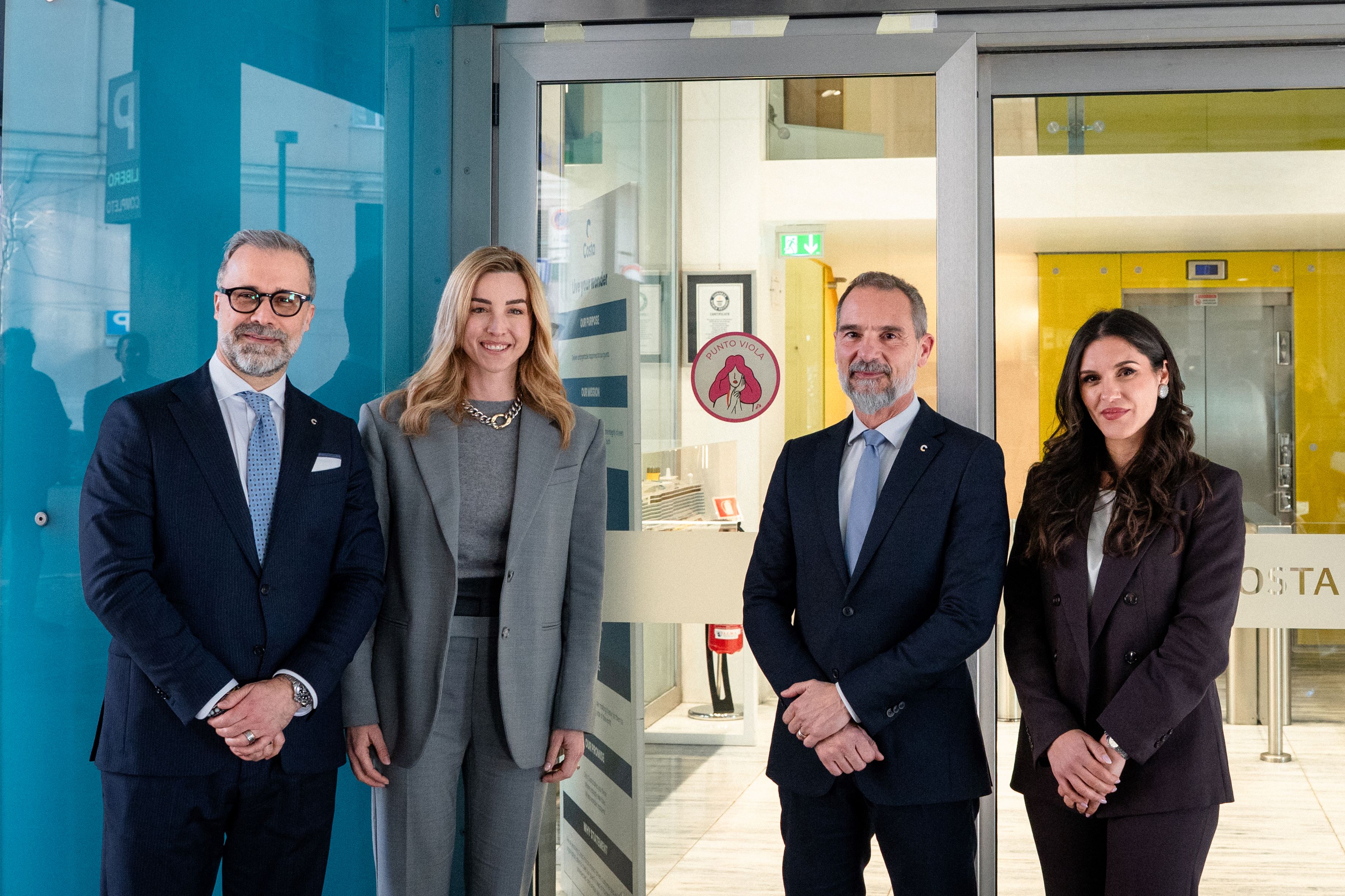 Immagine di sfondo della pagina Costa Crociere lancia Punto Viola e Customer Lab: sicurezza e innovazione a Genova