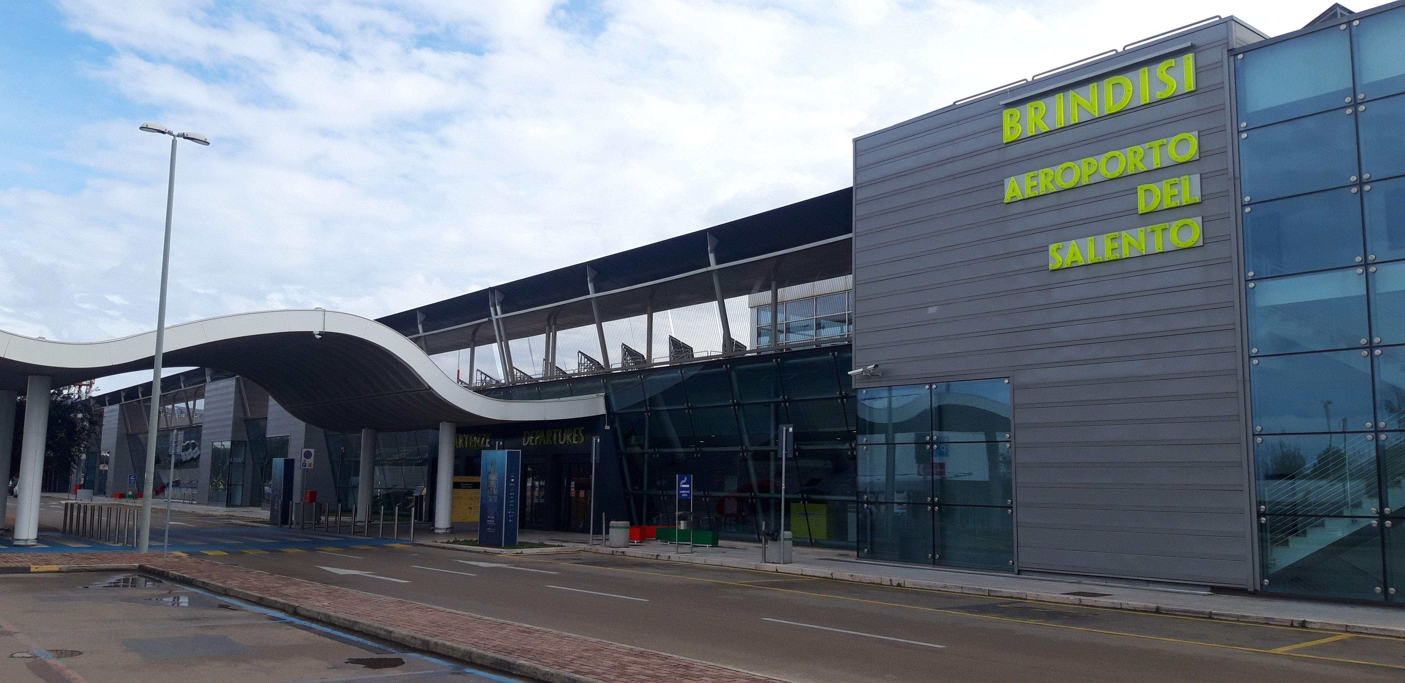 Immagine Da maggio la Francia più vicina al Salento: maxi operazione charter su Brindisi