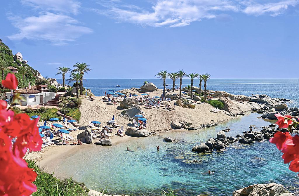 Immagine di sfondo della pagina Arbatax Park Resort, intesa con Roxa Hospitality