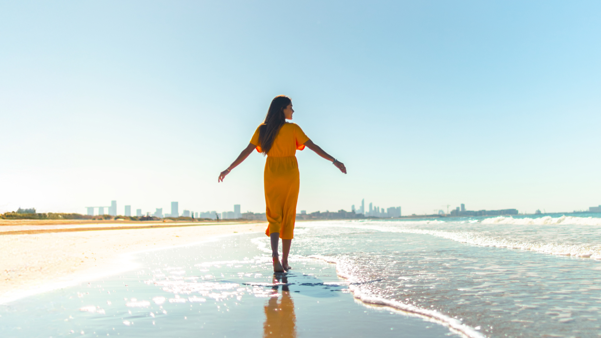 Immagine di sfondo della pagina Abu Dhabi: la destinazione ideale per le donne che viaggiano da sole