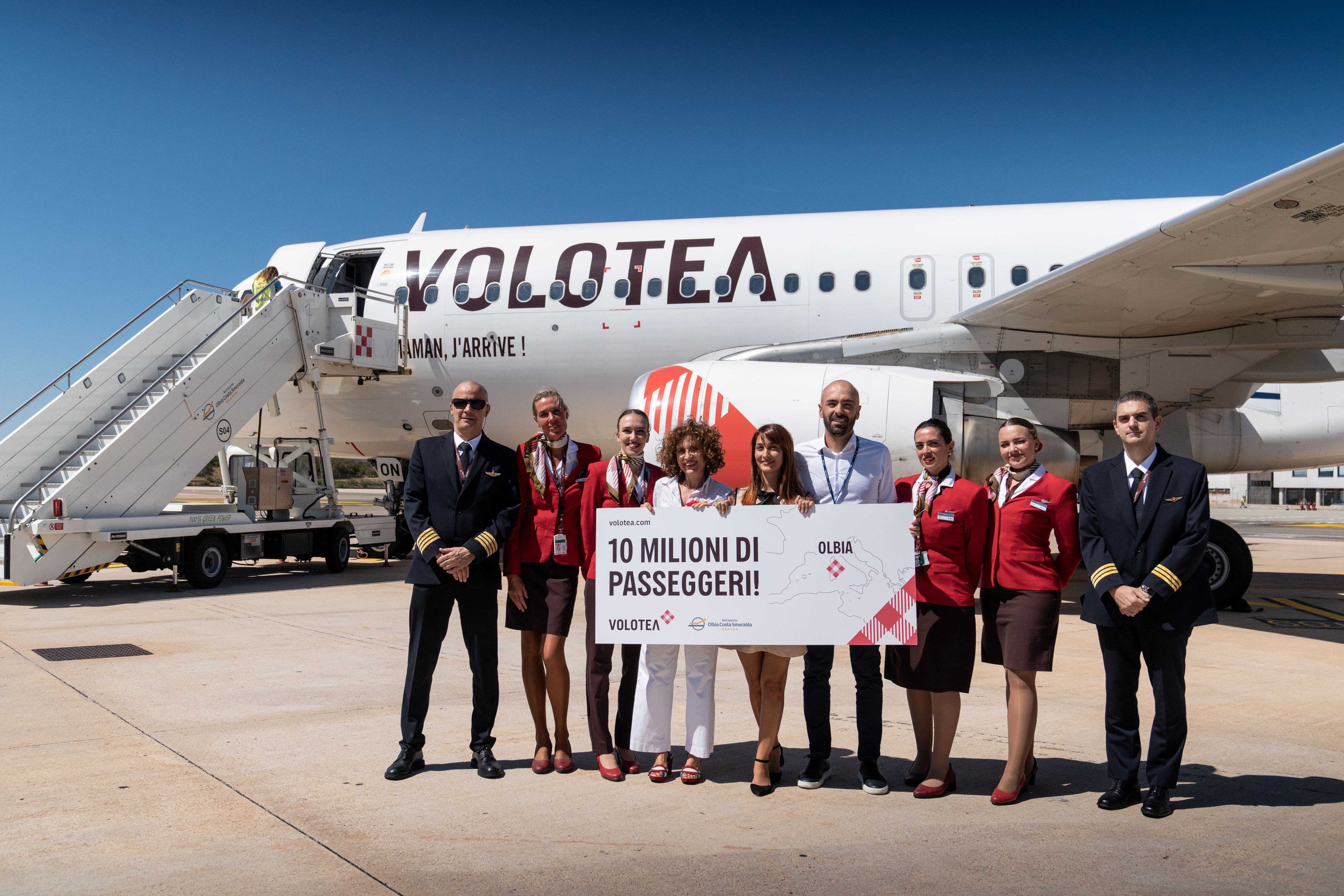 Immagine di sfondo della pagina Volotea festeggia 10 milioni di passeggeri a Olbia e rafforza il legame con la Sardegna