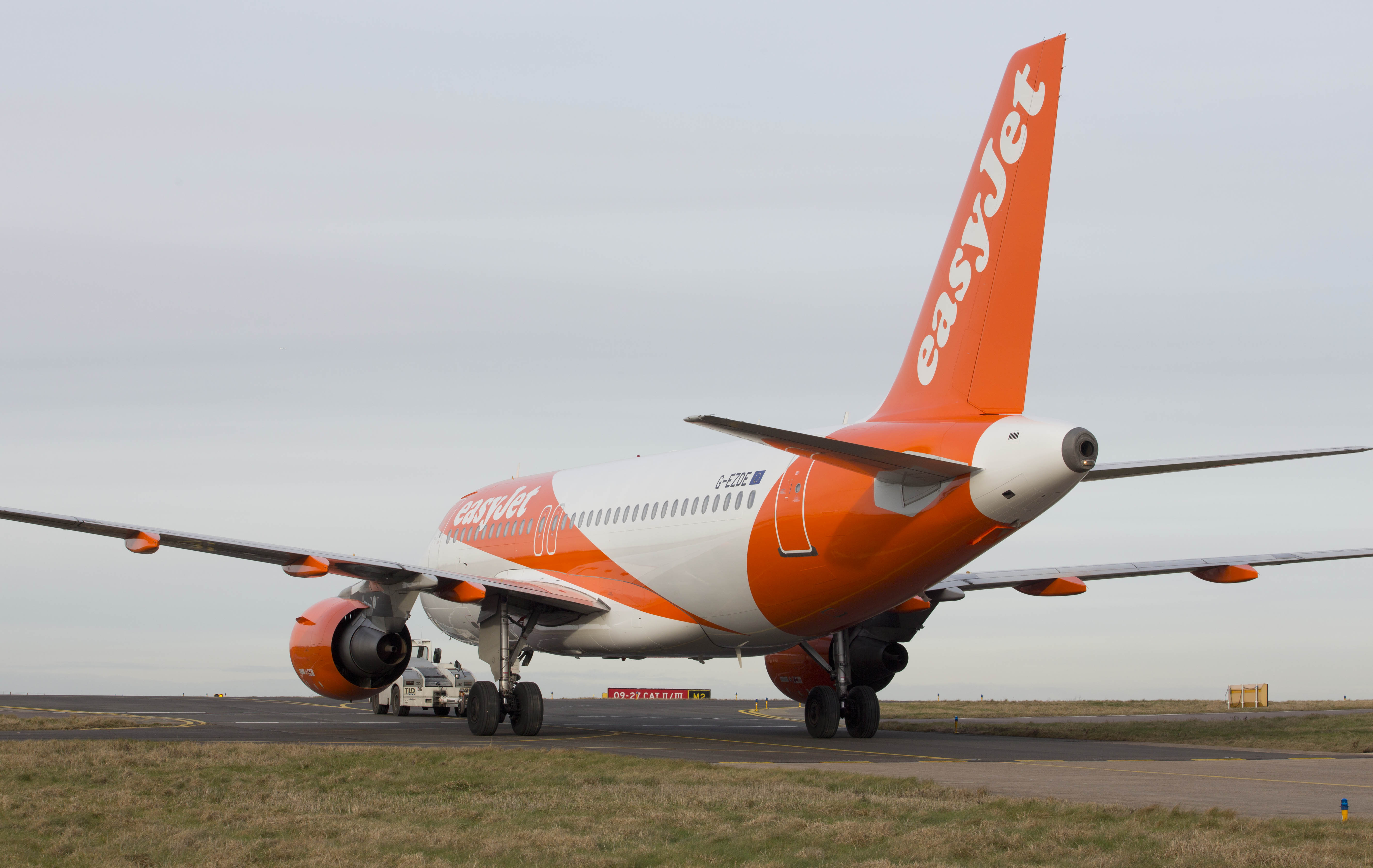 Immagine di sfondo della pagina easyJet rafforza il network invernale: sei nuove rotte internazionali da Verona, Milano e Roma