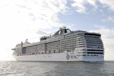Immagine di sfondo della pagina MSC Fantasia è finalmente a Napoli